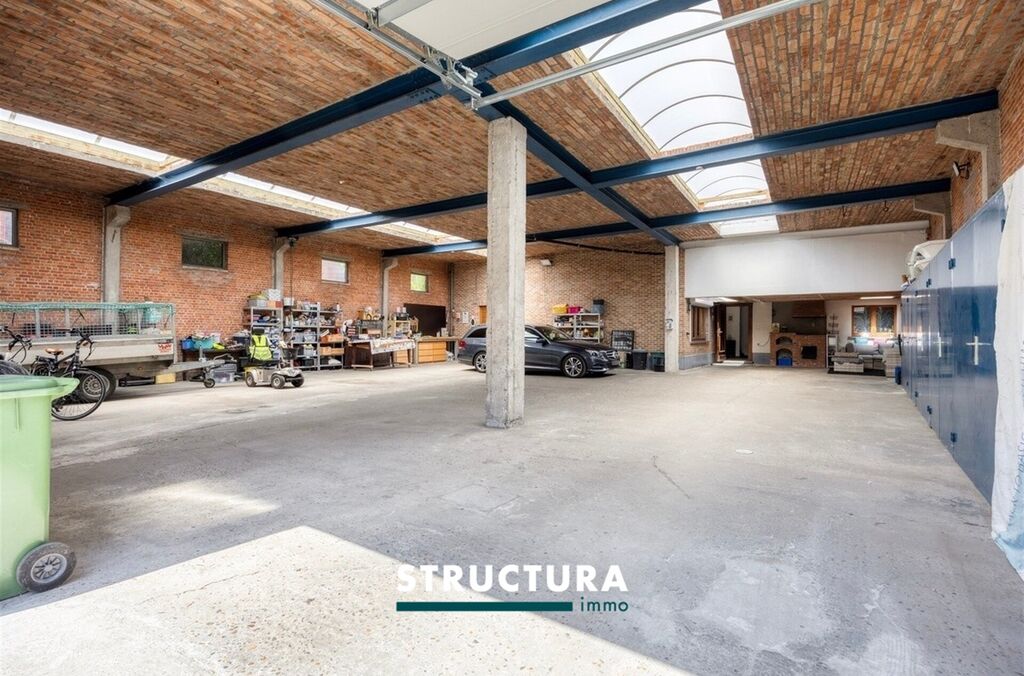 Woning met loods te koop in LEBBEKE