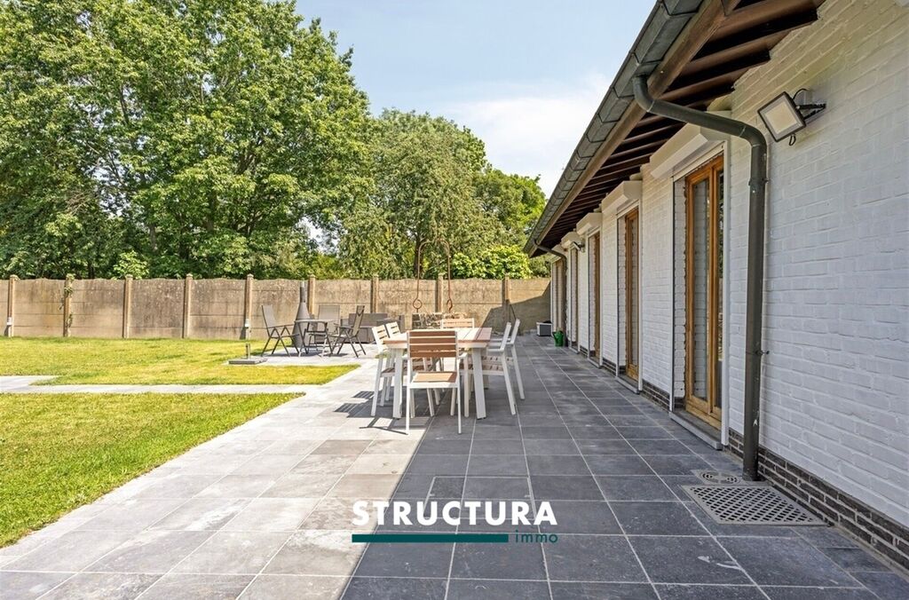 Woning met loods te koop in LEBBEKE