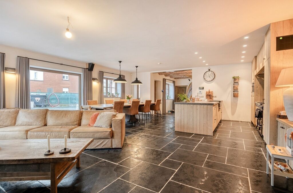 Woning met loods te koop in MERCHTEM