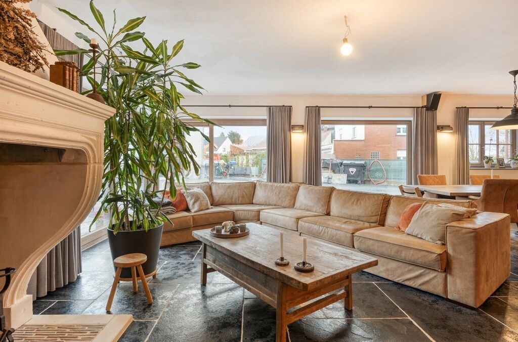 Woning met loods te koop in MERCHTEM