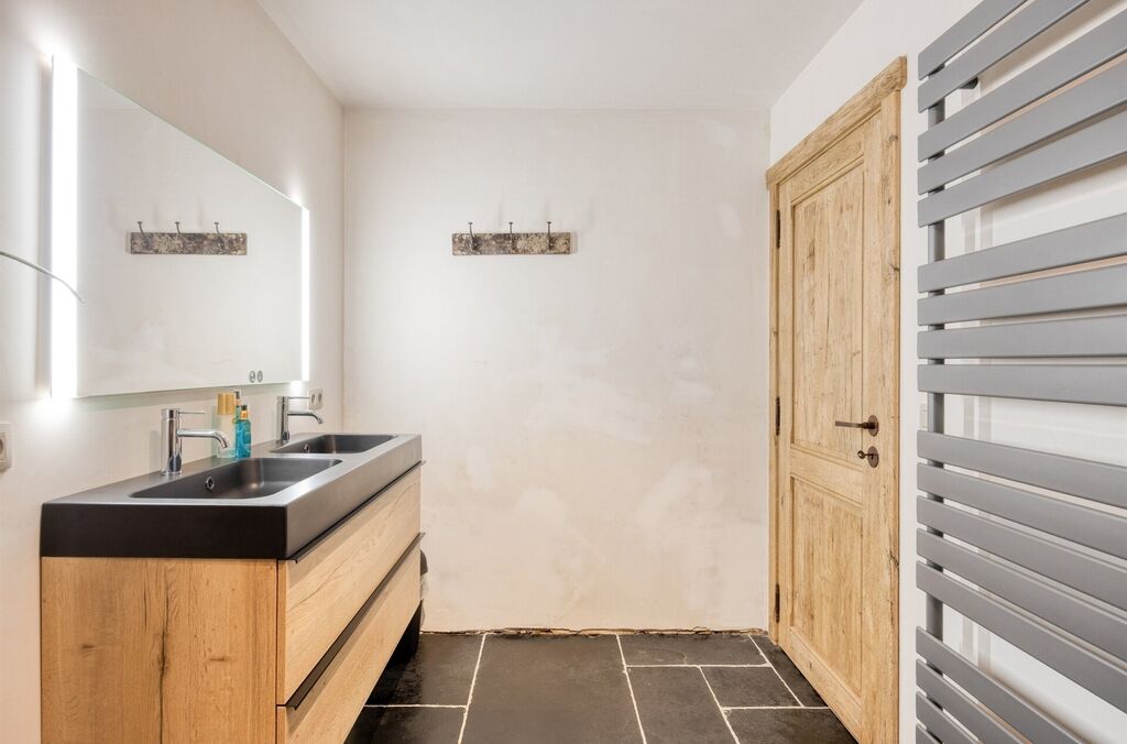 Woning met loods te koop in MERCHTEM