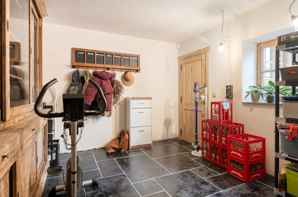 Woning met loods te koop in MERCHTEM