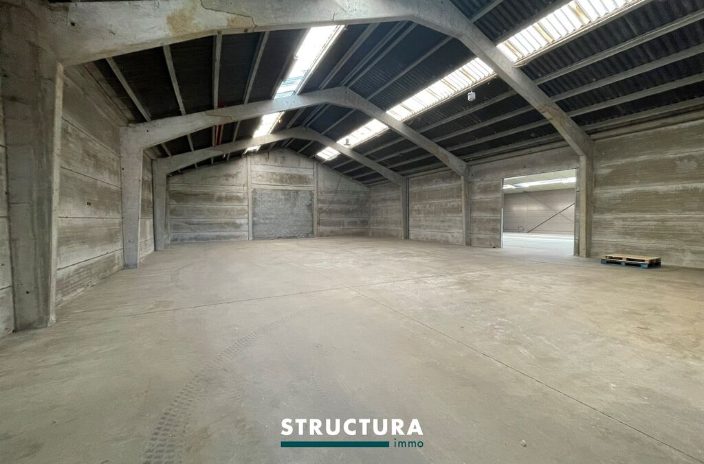 Woning met loods te koop in MERCHTEM