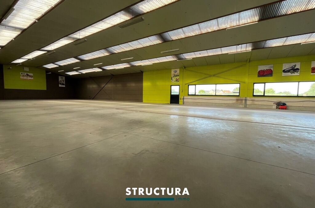 Woning met loods te koop in MERCHTEM