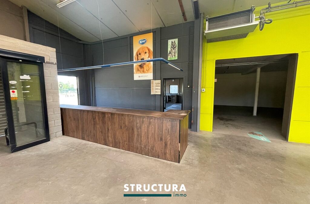 Woning met loods te koop in MERCHTEM