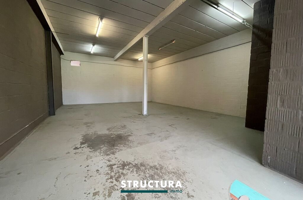 Woning met loods te koop in MERCHTEM