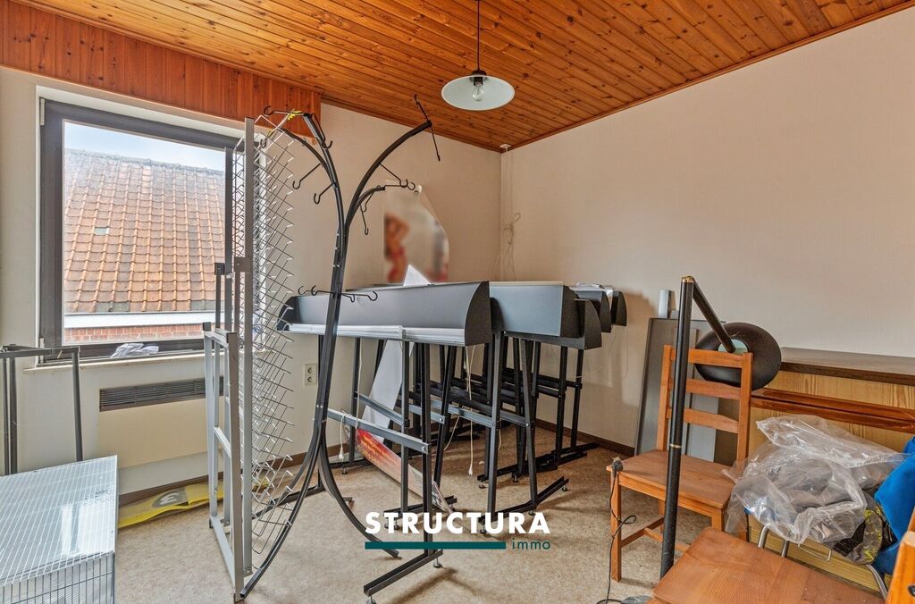 Woning met loods te koop in MERCHTEM