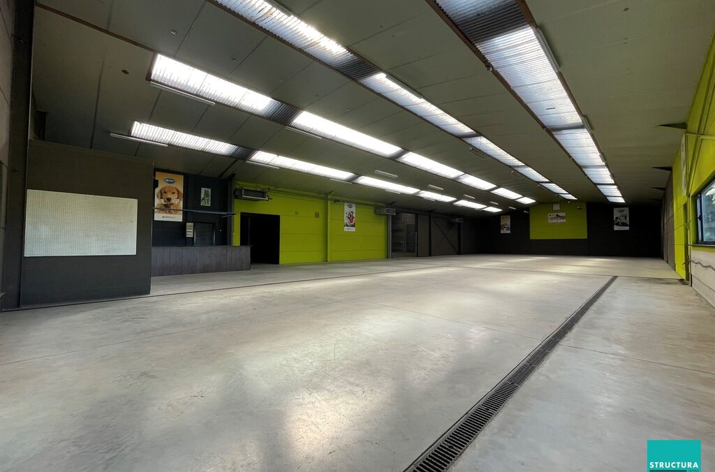 Woning met loods te koop in MERCHTEM
