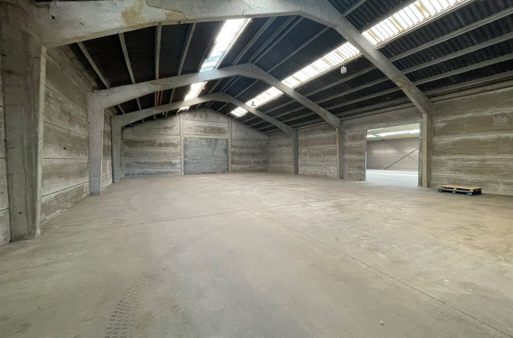Woning met loods te koop in MERCHTEM