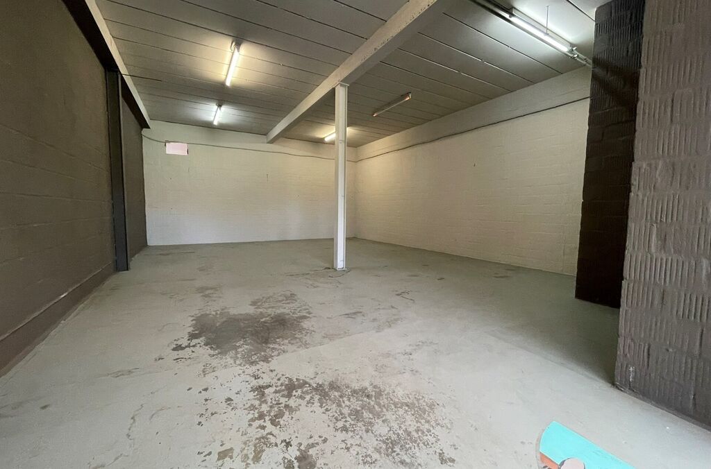 Woning met loods te koop in MERCHTEM