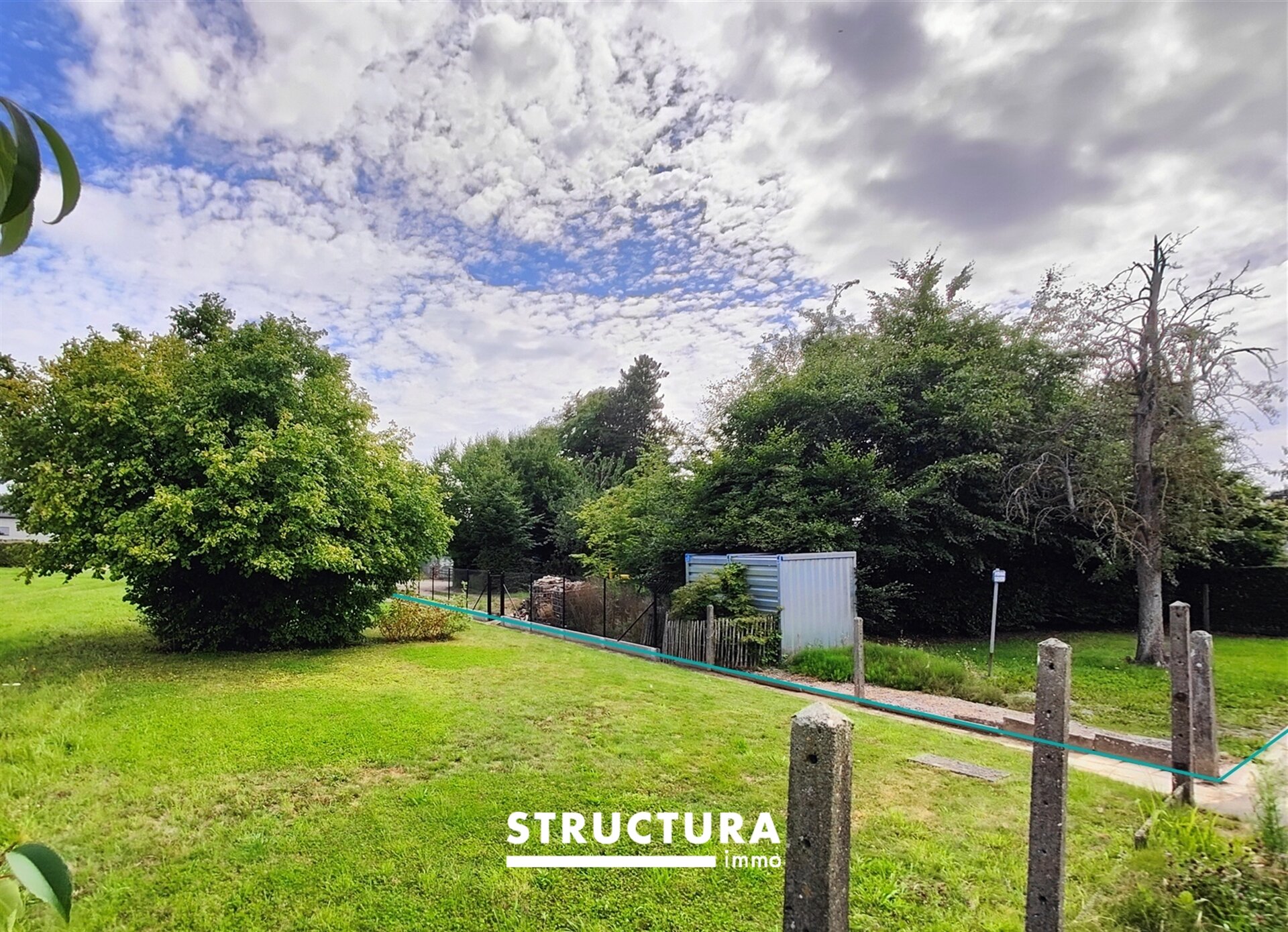 Terrain à bâtir à vendre à MAZENZELE