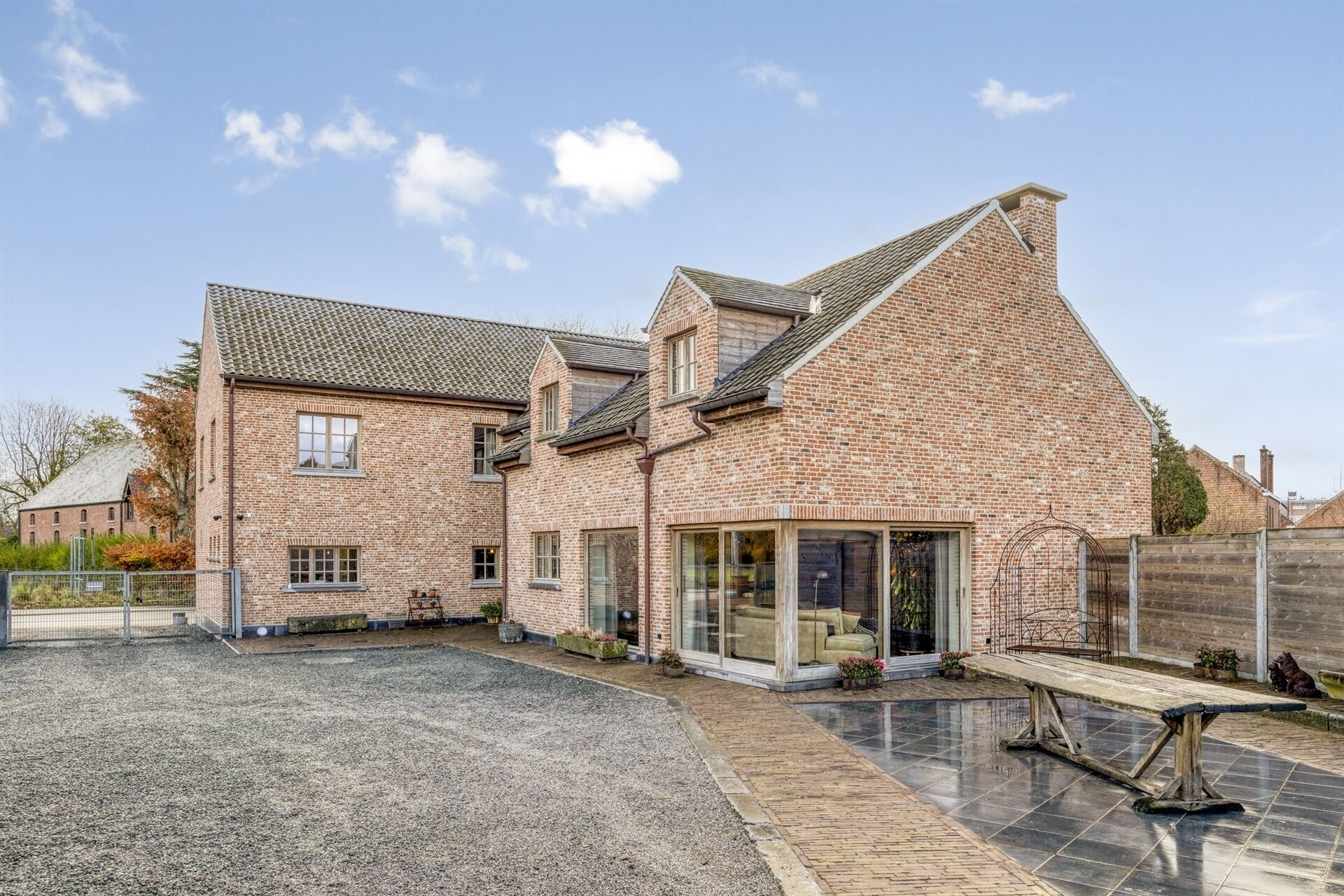 Woning met loods te koop in MERCHTEM